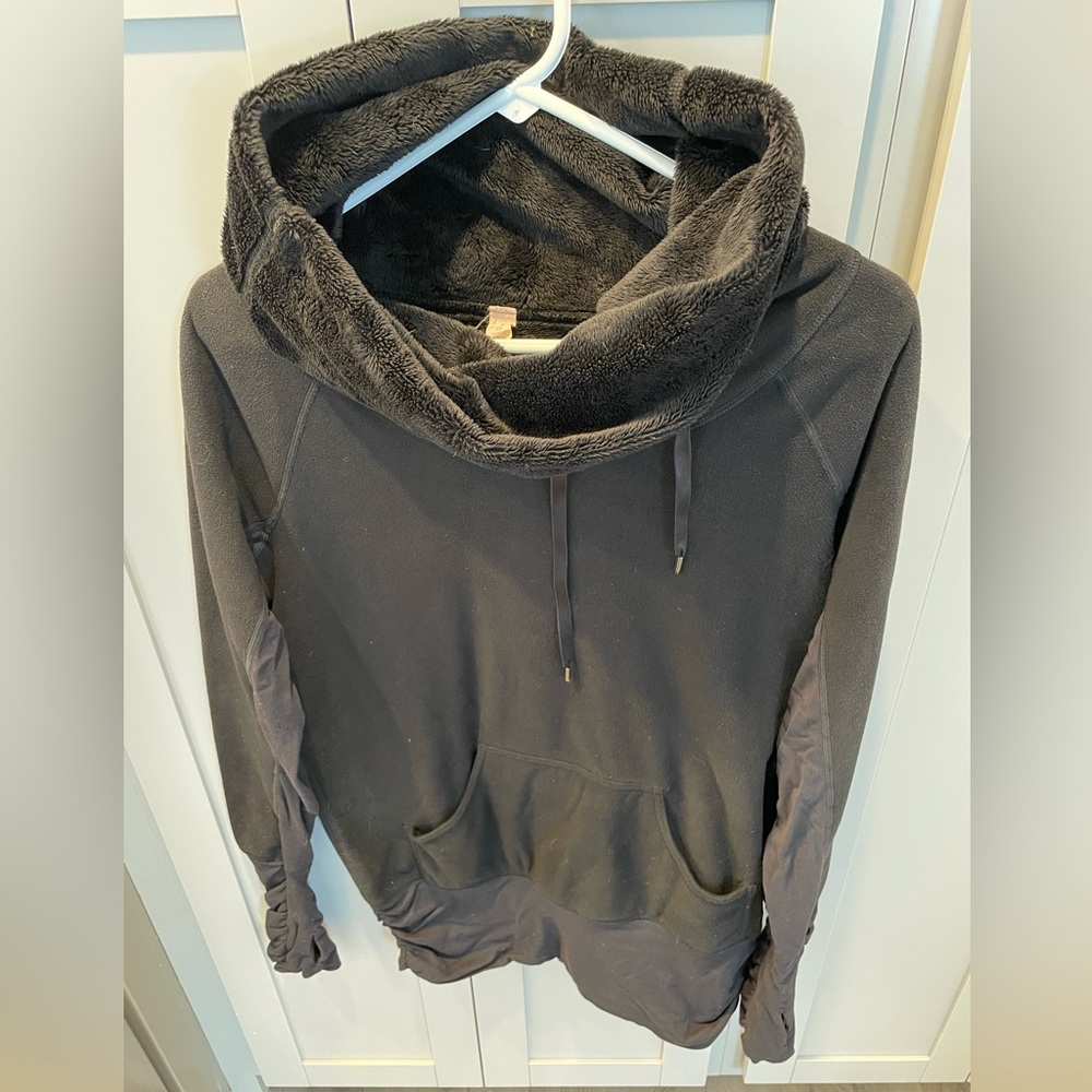 Lululemon Funnel Neck Fleece Sweatshirt - Size 6